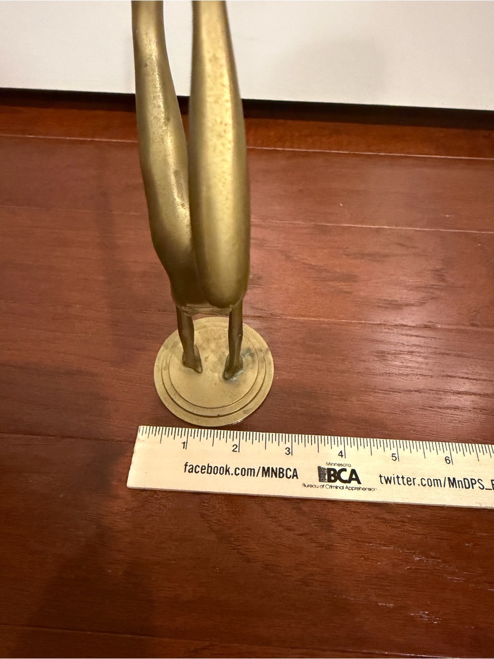 Vintage Mid-Century Modern Stylized Brass Gymnast Figurine on Pedestal Base 8.8” - Picture 7 of 9